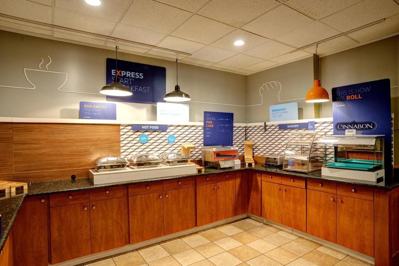 Holiday Inn Express La Plata By Ihg Esterno foto