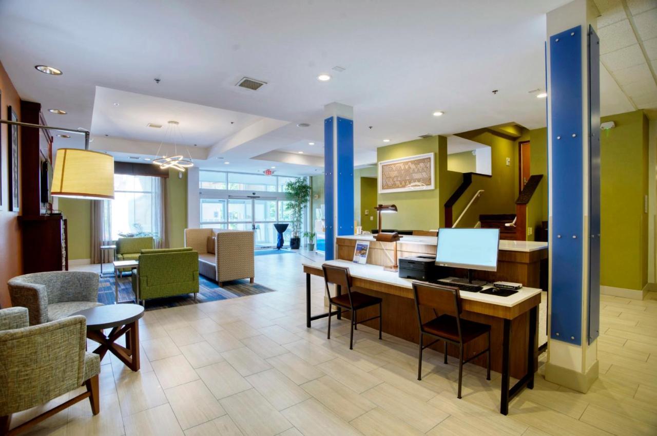 Holiday Inn Express La Plata By Ihg Esterno foto