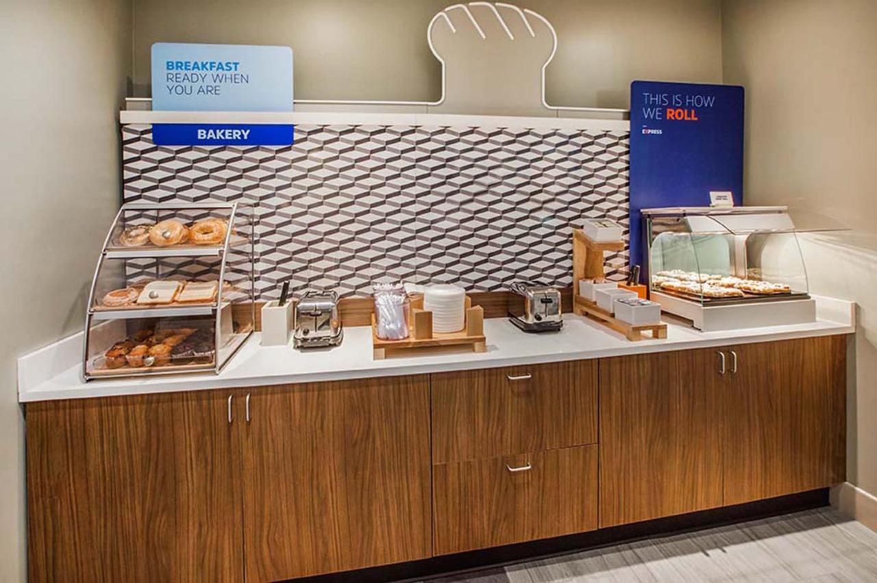 Holiday Inn Express La Plata By Ihg Esterno foto