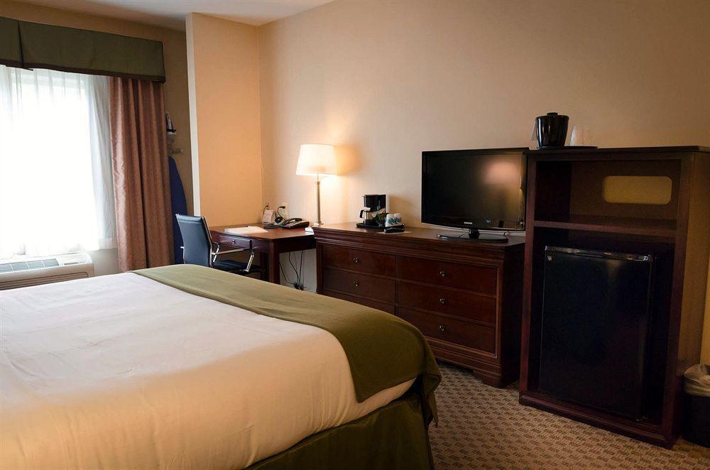 Holiday Inn Express La Plata By Ihg Esterno foto