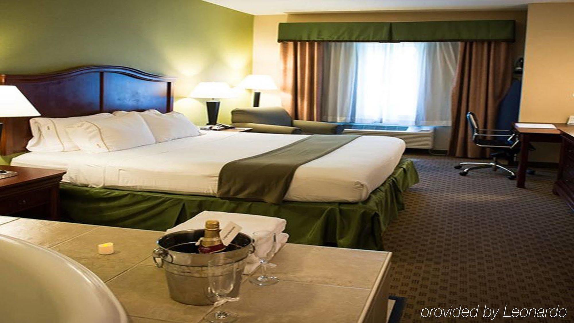 Holiday Inn Express La Plata By Ihg Esterno foto